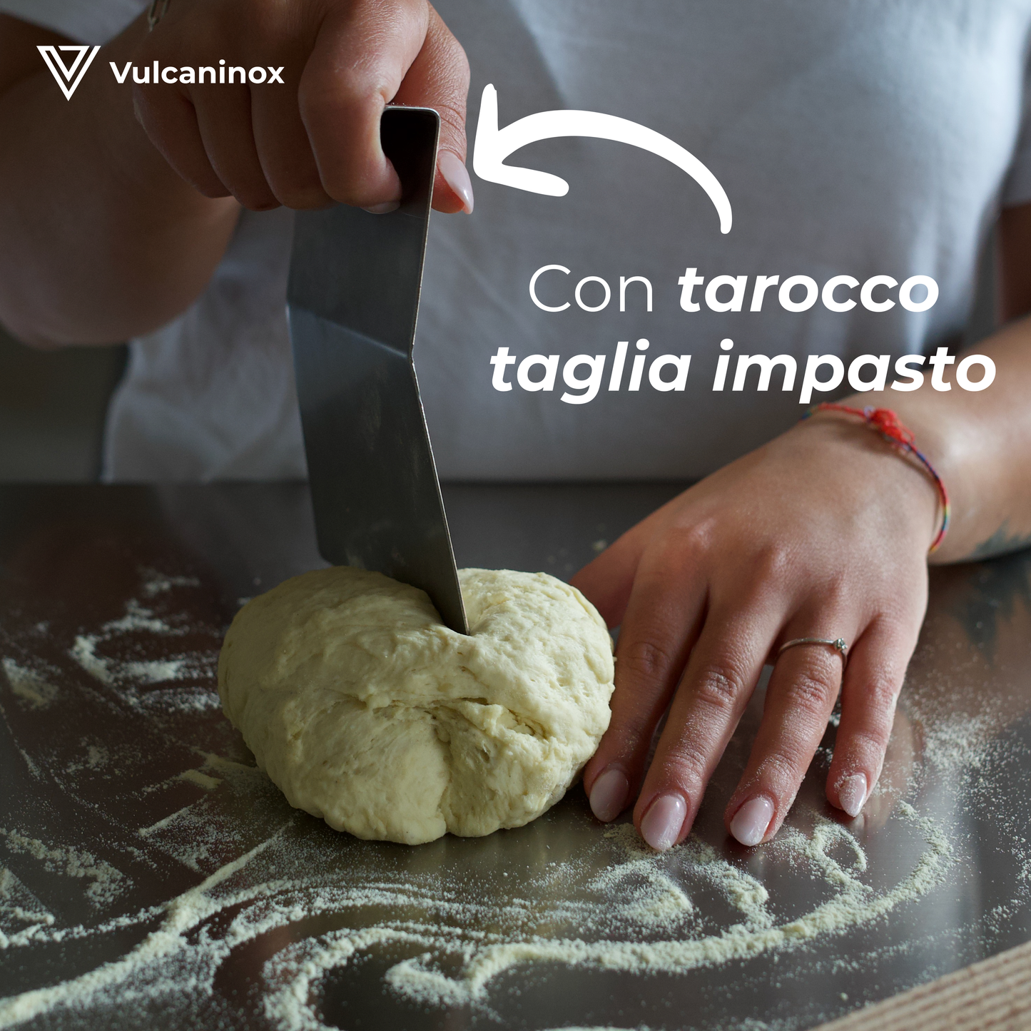 VulcanInox - Spianatoia in Acciaio Inox con Alzata da 4 cm - Superficie Igienica e Resistente per Impasti di Pane, Pizza e Pasta - Perfetta per Cucine Domestiche e Ristoranti (40x50x2x4)